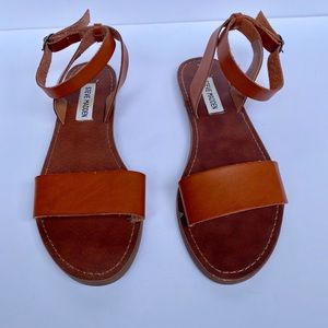 Steve Madden cognac sandal